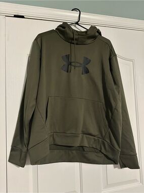 Under Armour hoodie. Womens size XL. Like new condition.